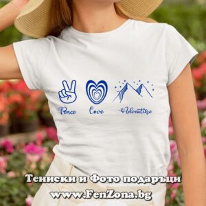 Дамска тениска с надпис Peace Love Adventure